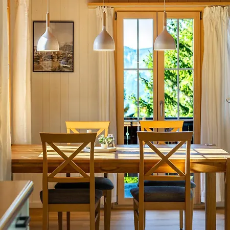 Mountain - Hot Tub & Sunset Views Διαμέρισμα Axalp