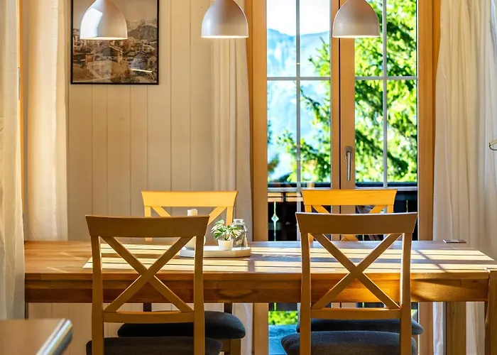 Mountain - Hot Tub & Sunset Views Lejlighed Axalp