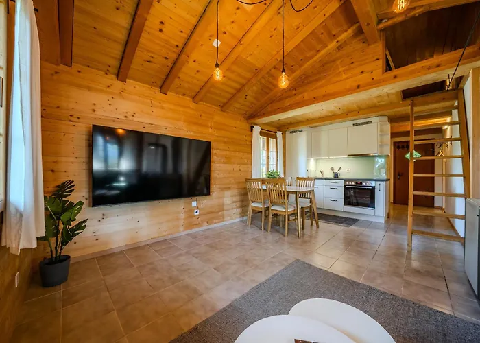 Mountain - Hot Tub & Sunset Views Apartman